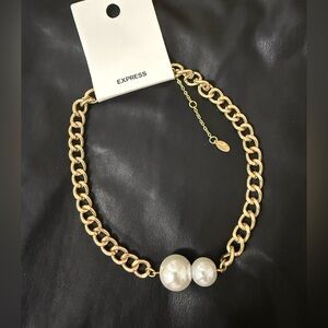 Express Gold Necklace with Pearl Details
